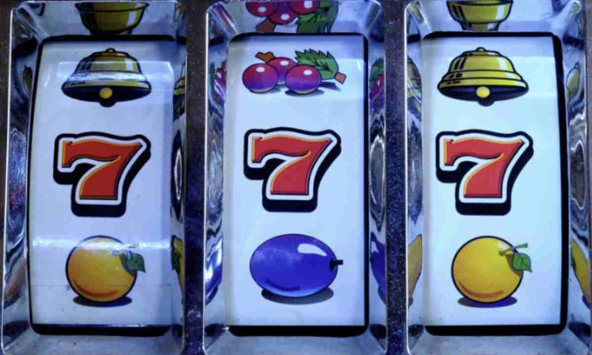 Vincere alle slot non è semplice: non esistono formule magiche, ma conoscere meccanismi, bonus e strategie può aumentare le probabilità di successo